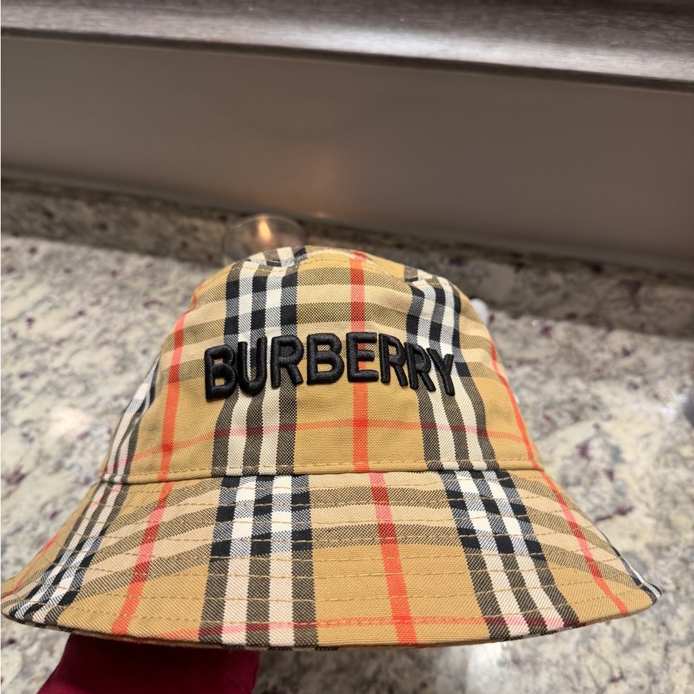 Burberry Plaid Bucket Hat Two Way Style Summer Classic - Picture 5 of 6